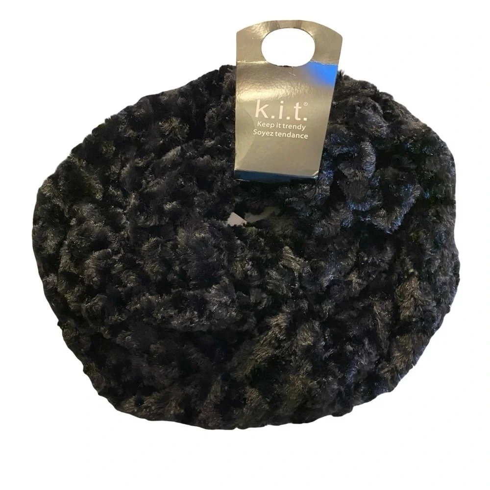 KIT Infinity Scarf Black Plush Soft Fuzzy Womens Unisex New NWT